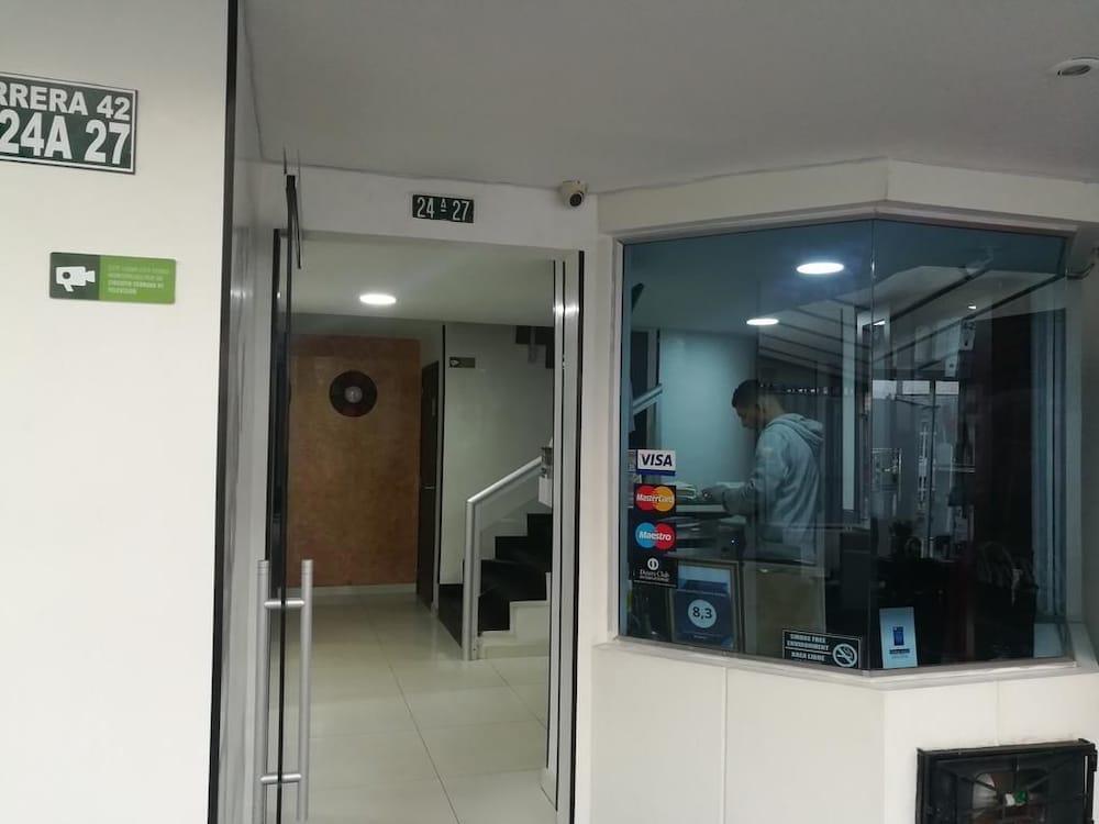Hotel Quality Comfort House Bogotá Esterno foto