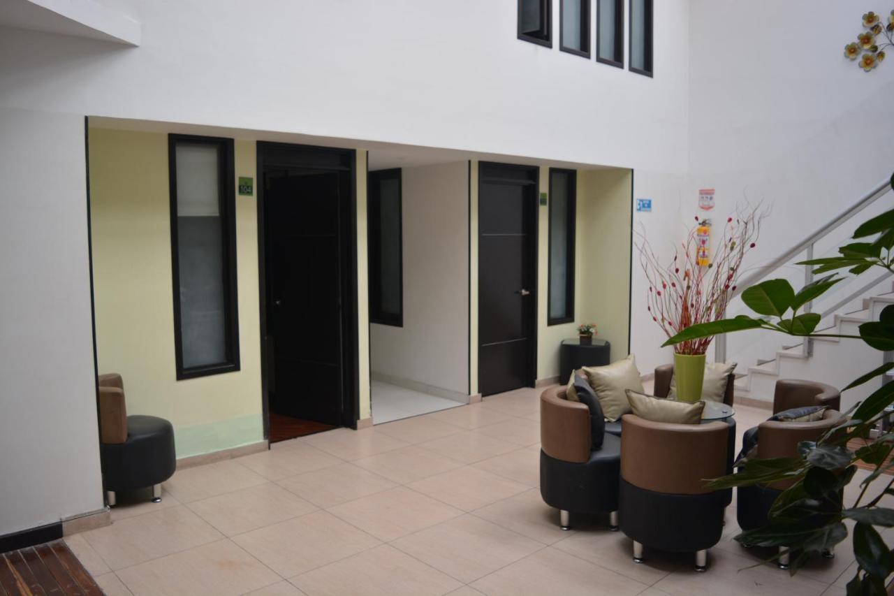 Hotel Quality Comfort House Bogotá Esterno foto