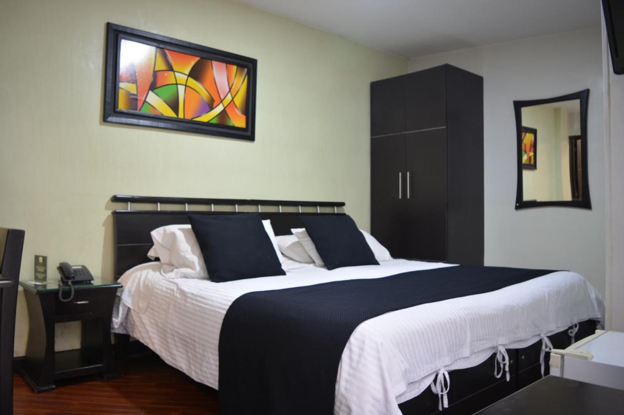 Hotel Quality Comfort House Bogotá Esterno foto