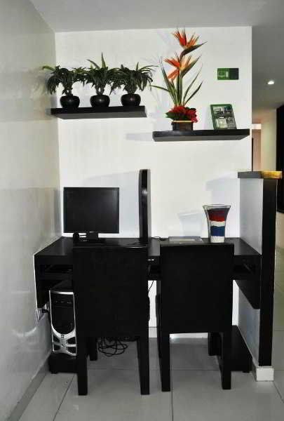 Hotel Quality Comfort House Bogotá Esterno foto