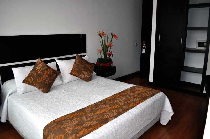 Hotel Quality Comfort House Bogotá Esterno foto