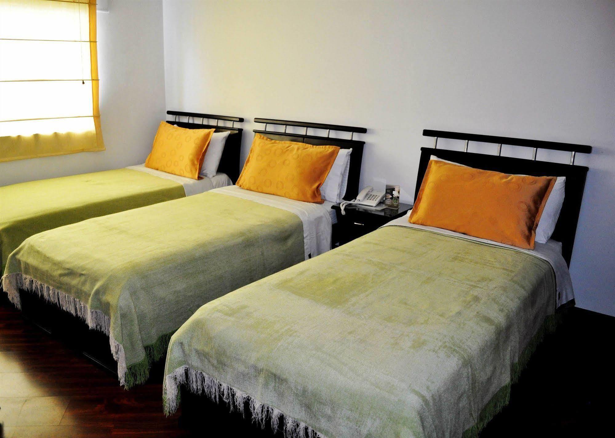 Hotel Quality Comfort House Bogotá Esterno foto